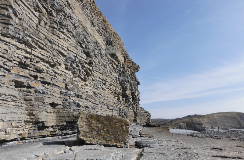  looking east along the cliffs towards Dunraven Bay 