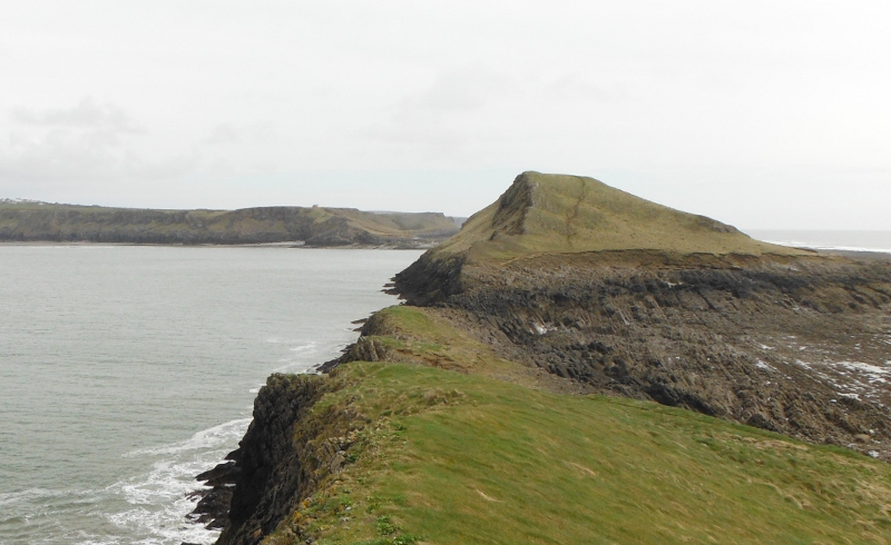  looking back across the outer causeway to the Inner Head