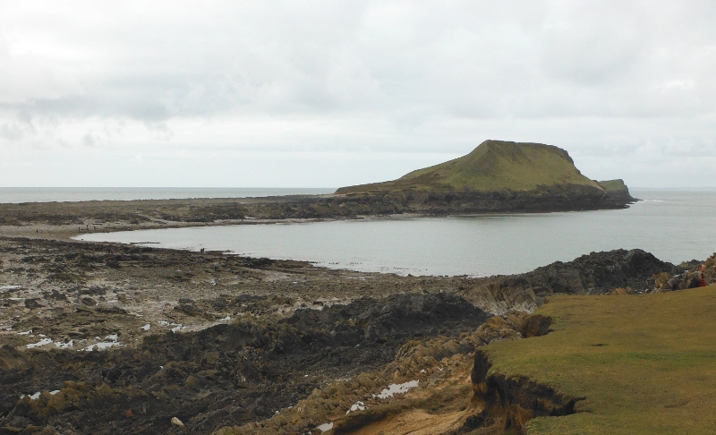  looking back across the inner causeway to the Inner Head