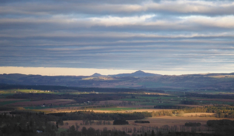  looking across to the Lomond Hills again 