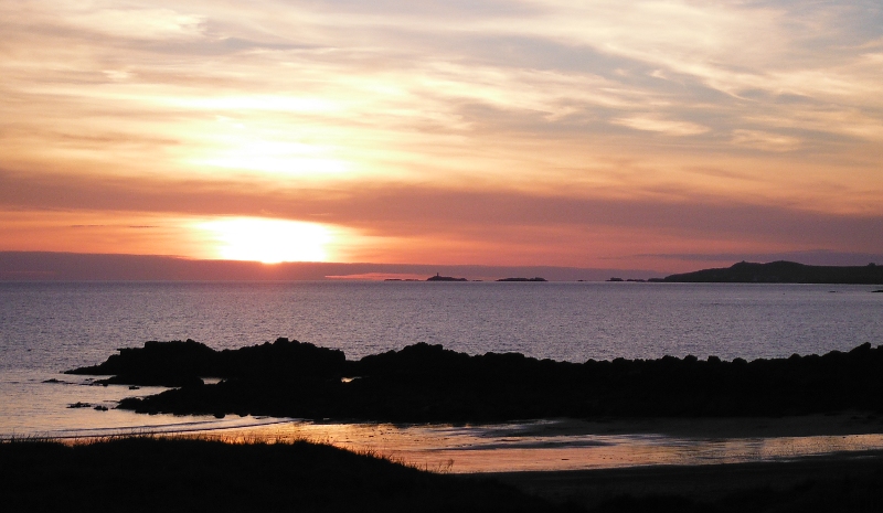  the sunset beyond Ynysoedd Gwylanod 