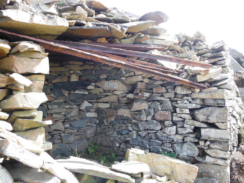  the shelter beside the path 