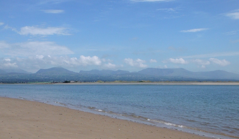  looking across to the Nantlle Ridge 