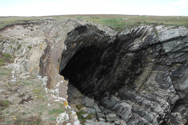  looking into the cave 