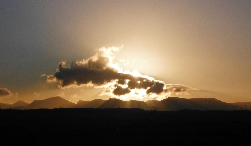  the lighting over the Nantlle Ridge 