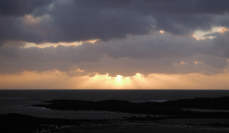  the lighting through the clouds 