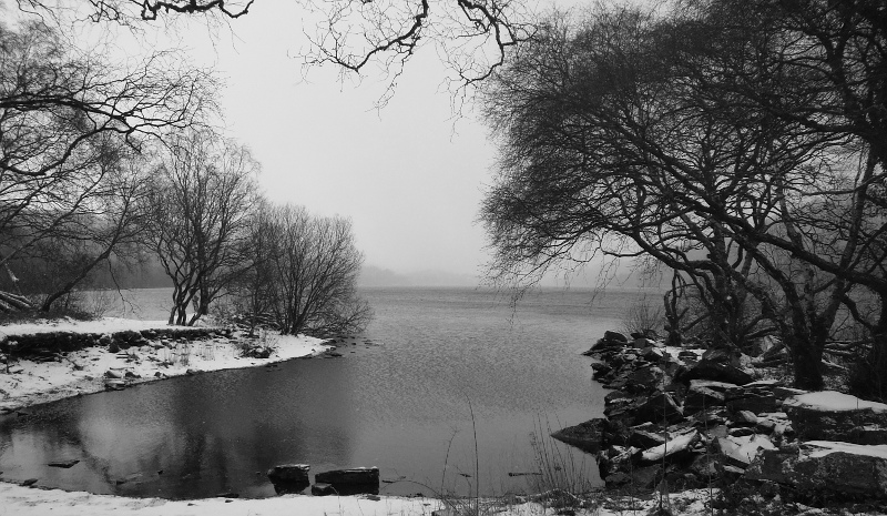  a very grey Llyn Padarn 