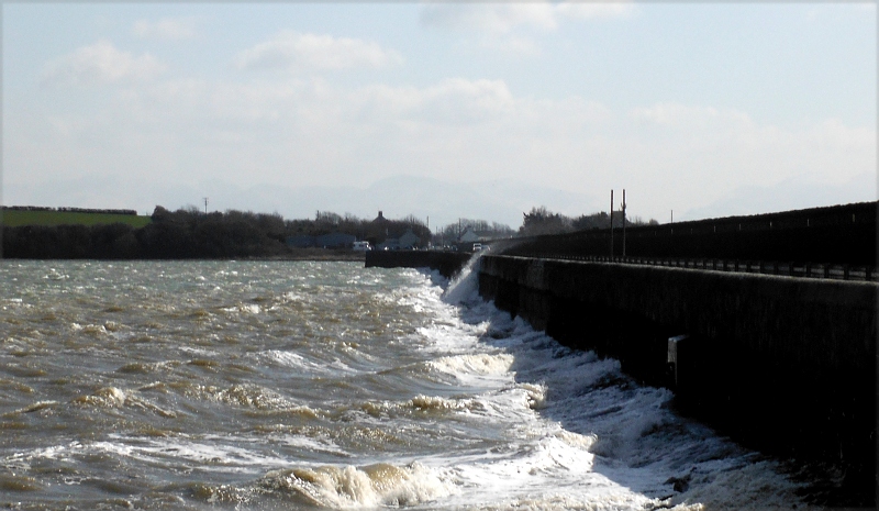  the waves battering Stanley Embankment 