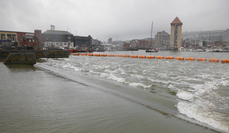  the wave at the barrage 