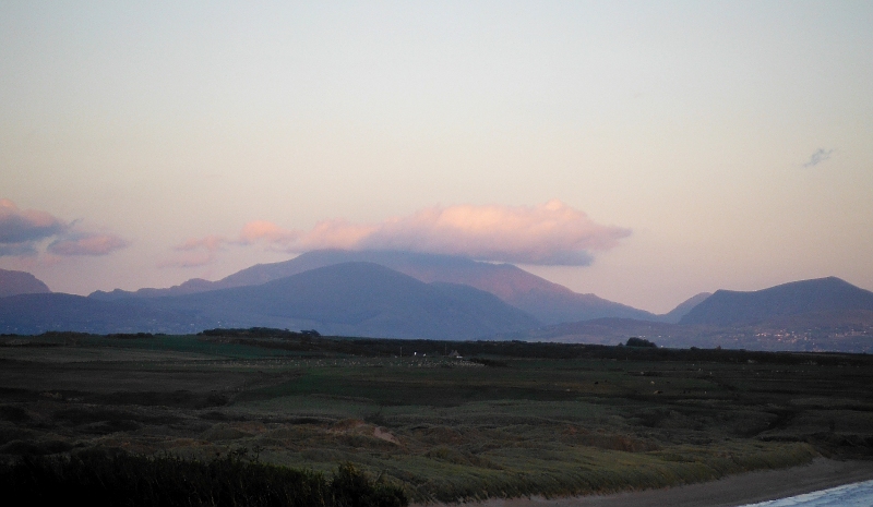  Snowdon with its sunhat on 