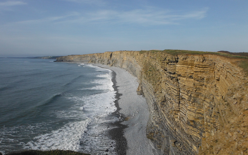  looking away across to the west along the cliffs 