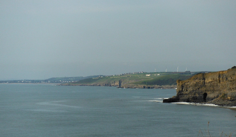  looking away across to the west to the cliffs between Dunraven Bay and Ogmore 