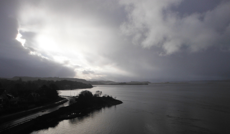  looking westwards from the bridge 